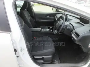 Toyota Prius 2023 Pearl
