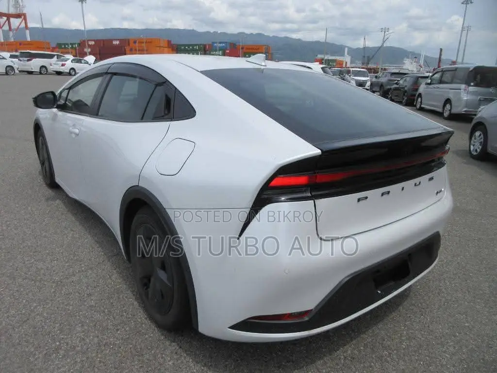 Toyota Prius 2023 Pearl