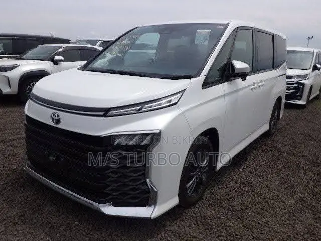 Toyota Voxy 2022 Pearl