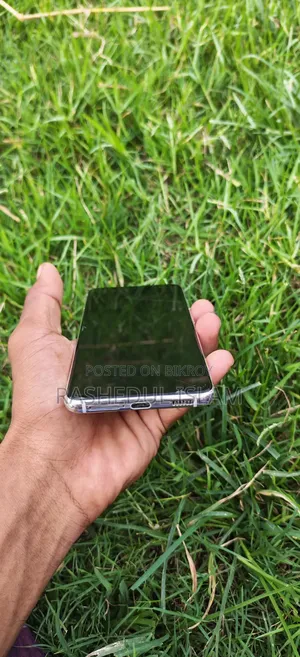 স্যামসাং গ্যালাক্সি এস২১ ৫জি ২৫৬ জিবি হোয়াইট