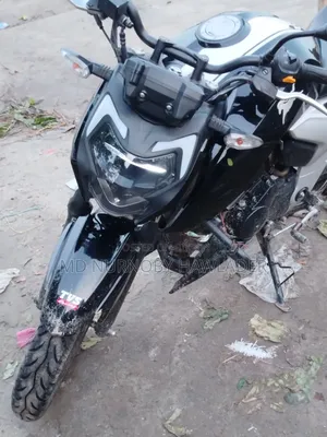 TVS Apache RTR 160 4V 2025 Black