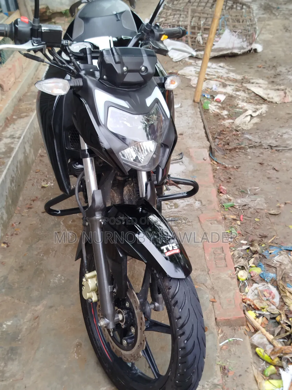 TVS Apache RTR 160 4V 2025 Black