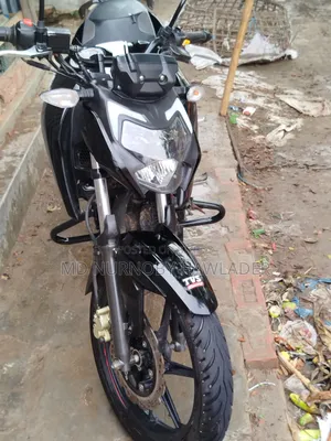 TVS Apache RTR 160 4V 2025 Black