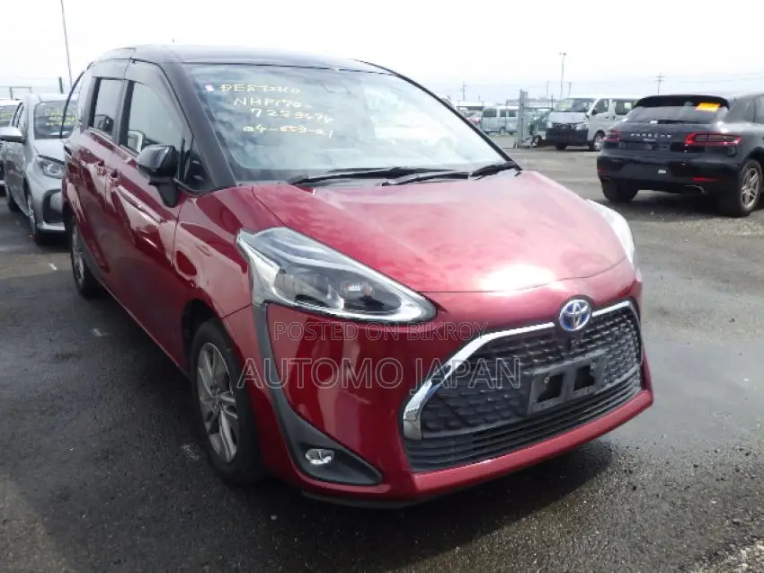 Toyota Sienta 1.5 Front-Wheel Drive 2021 Red