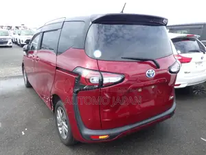 Toyota Sienta 1.5 Front-Wheel Drive 2021 Red