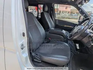 টয়োটা হাইএস ২০২১ পার্ল