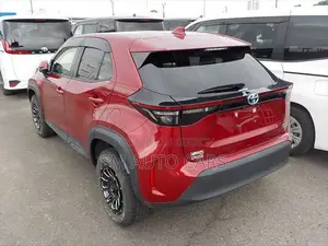 Toyota Yaris Cross 1.5 Hybrid FWD 2021 Red