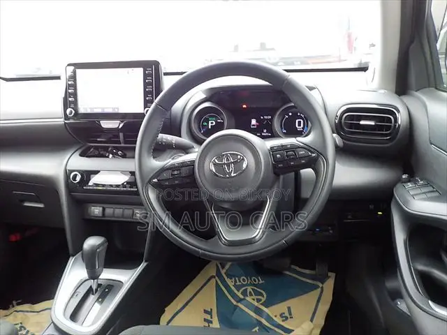 Toyota Yaris Cross 1.5 Hybrid FWD 2021 Red