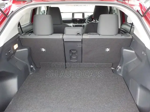 Toyota Yaris Cross 1.5 Hybrid FWD 2021 Red