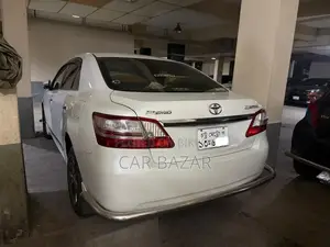 Toyota Premio 2013 Off White