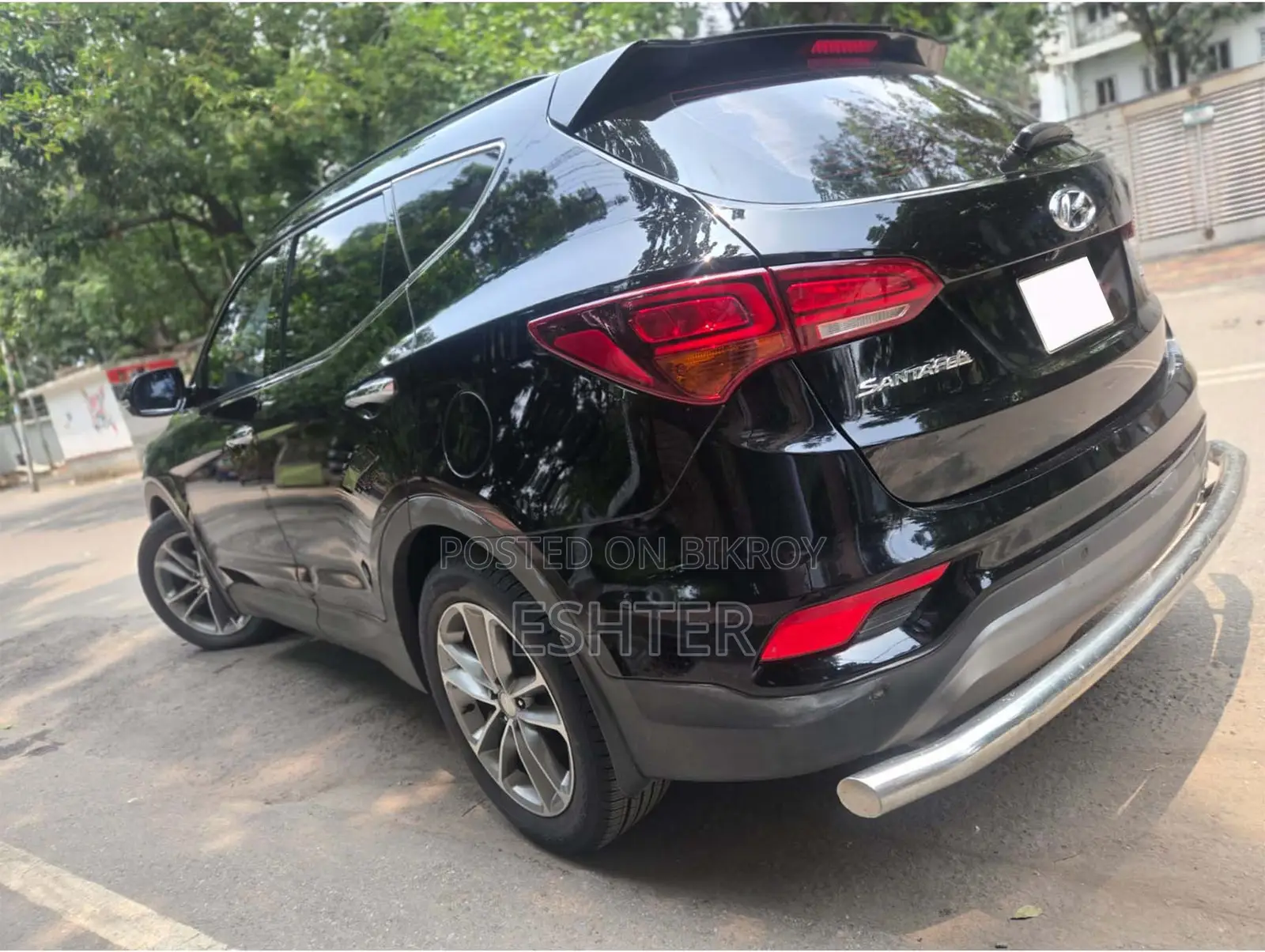 হুন্দাই সান্তা ফে এসই আল্টিমেট অল হুইল ড্রাইভ ২০১৭ কালো
