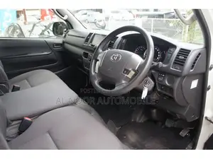 Toyota HiAce 2021 White