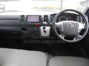 Toyota HiAce 2021 White
