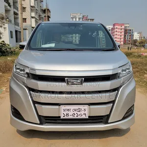 নতুন টয়োটা নোয়া ২০২১ সিলভার