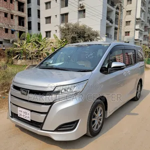 নতুন টয়োটা নোয়া ২০২১ সিলভার