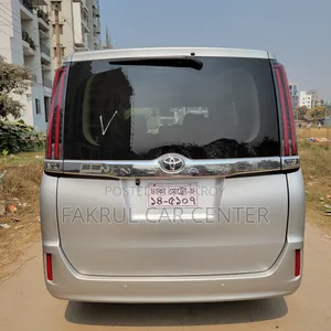 নতুন টয়োটা নোয়া ২০২১ সিলভার