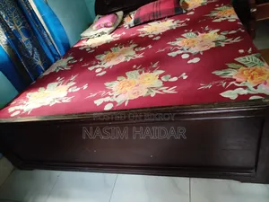 Selling a 6.5/5 feet bed