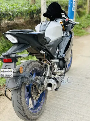 Yamaha R1 2023 Black