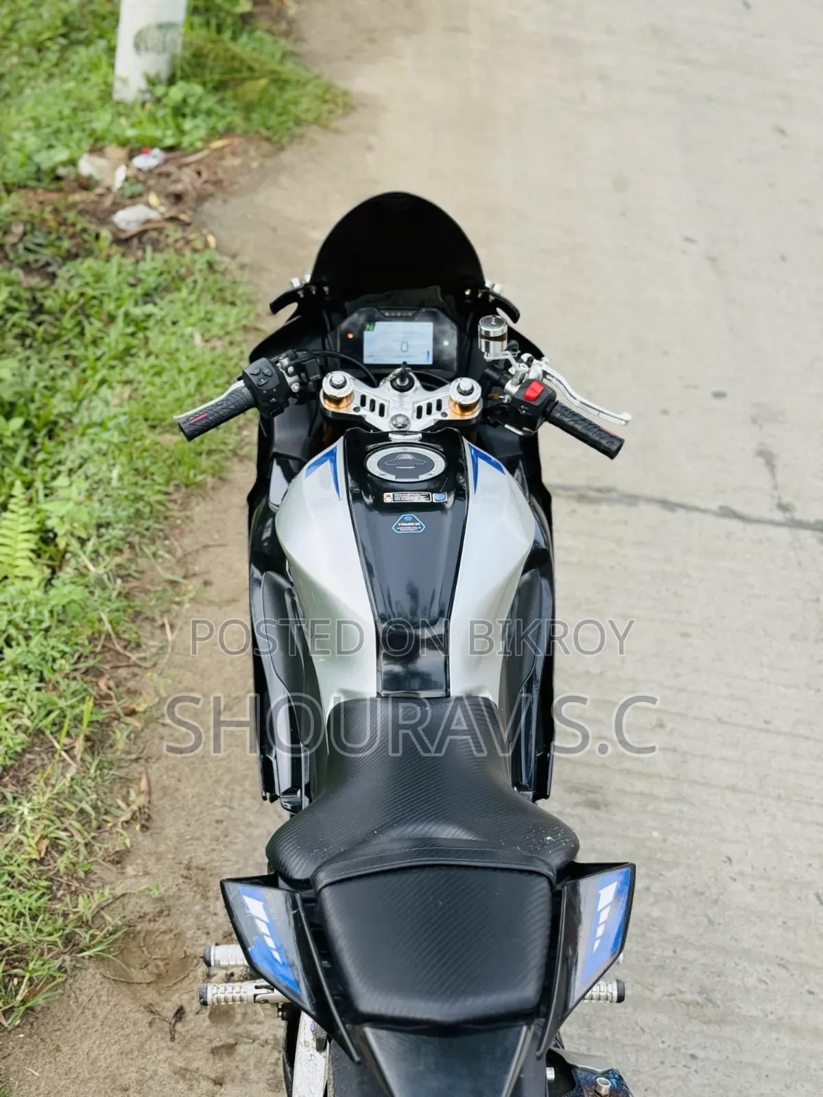Yamaha R1 2023 Black