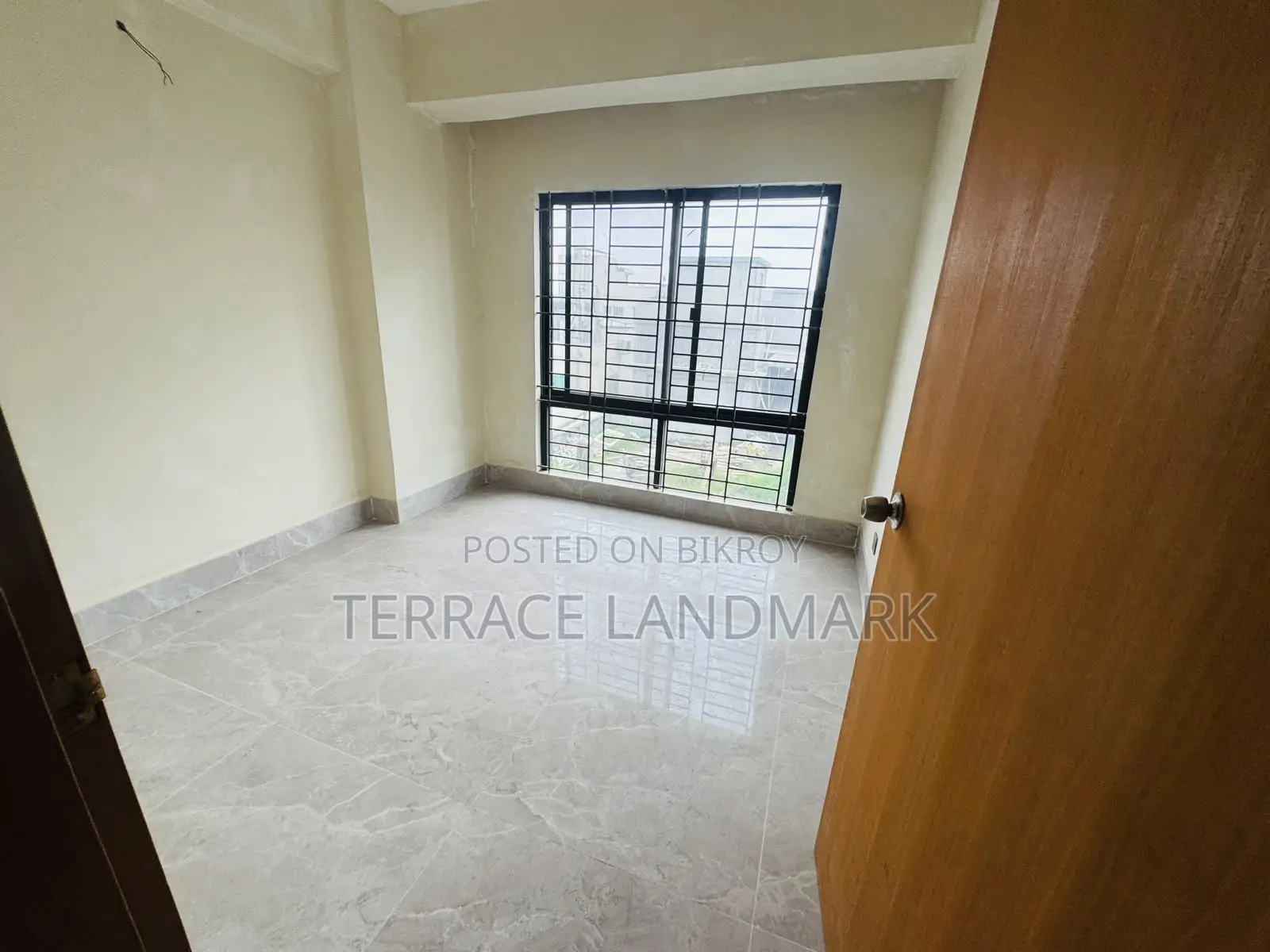 বসুন্ধরায় ২০ বেডরুমের বাড়ি বিক্রয় হবে