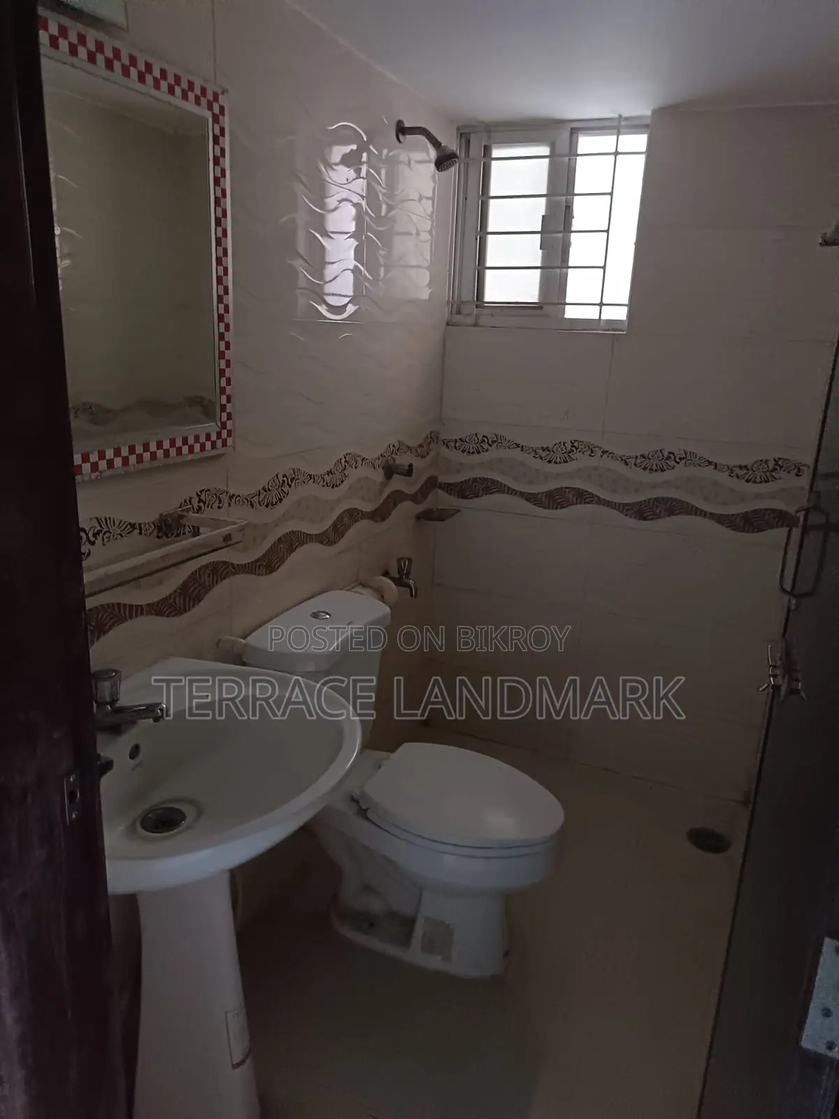 ৩ বেডরুমের অ্যাপার্টমেন্ট বসুন্ধরায় বিক্রয়ের জন্য