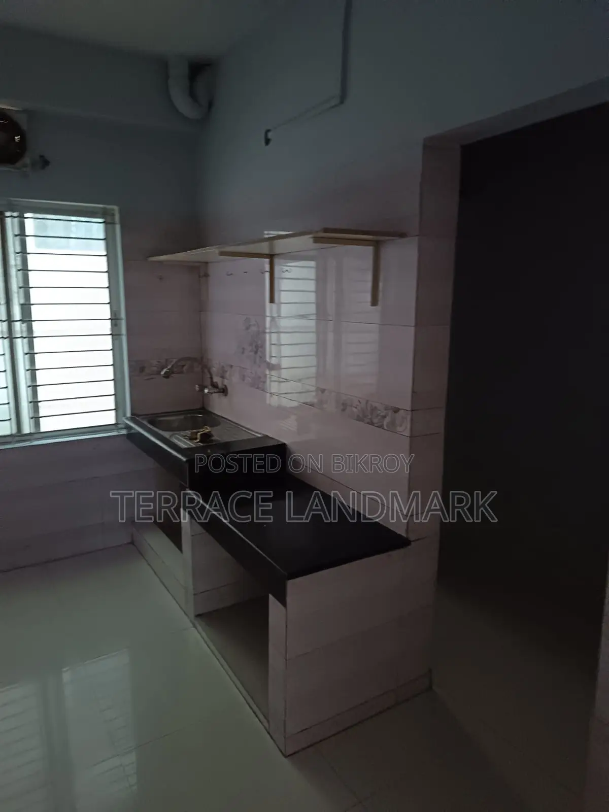৩ বেডরুমের অ্যাপার্টমেন্ট বসুন্ধরায় বিক্রয়ের জন্য