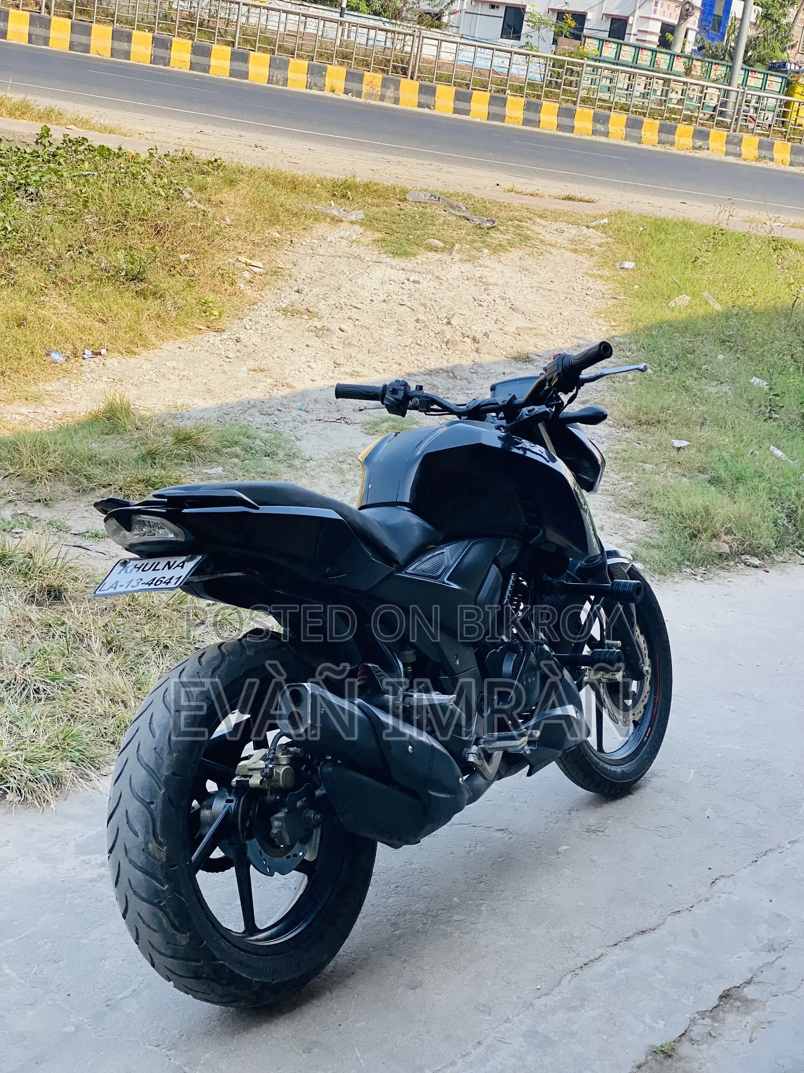 TVS Apache 160 4V 2022 Black