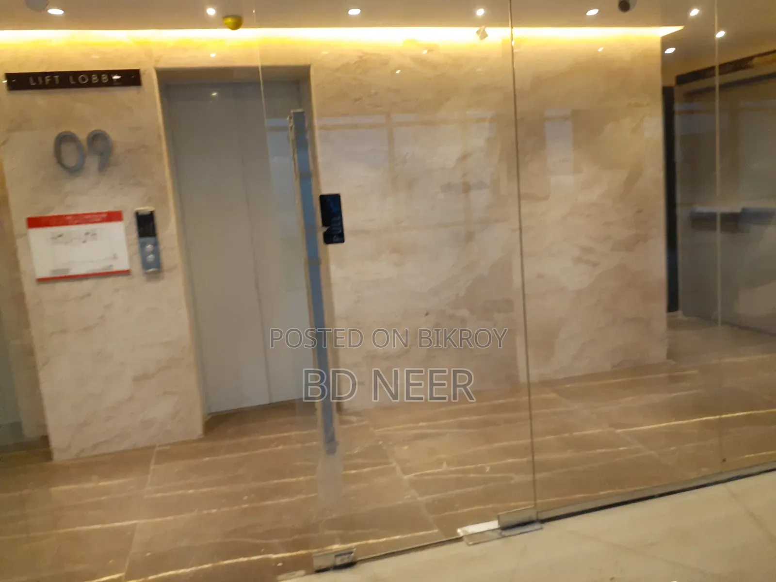 Grand Floor 2765 Sq Ft Open Space Available for Rent in Gulshan-2