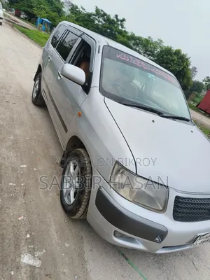 টয়োটা সাকসিড ২০০৩ রুপালি