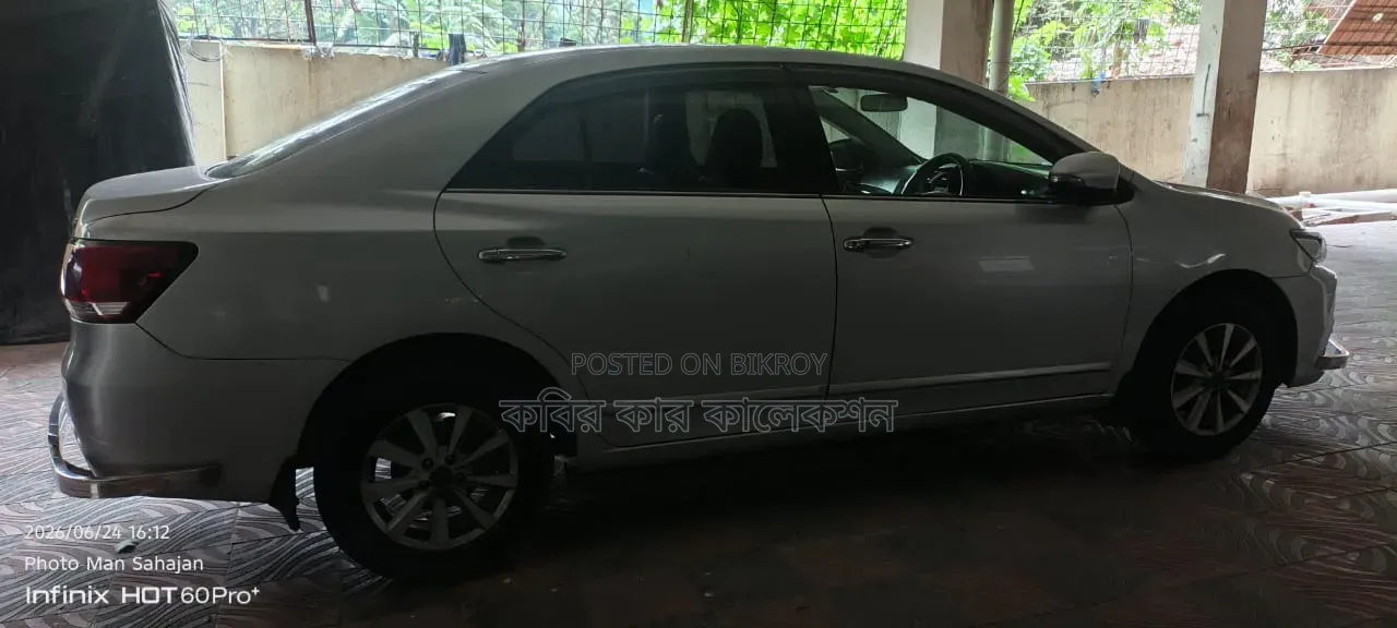 Toyota Premio 2014 Silver