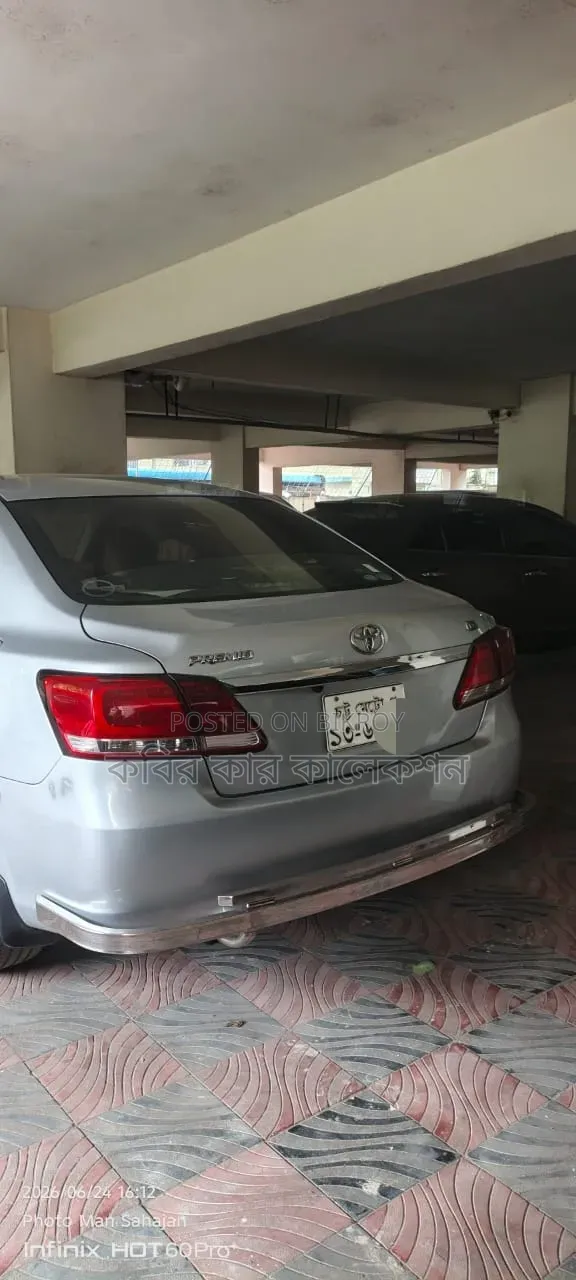 Toyota Premio 2014 Silver