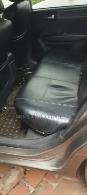 টয়োটা করোলা ফিল্ডার ২০০৪ সিলভার