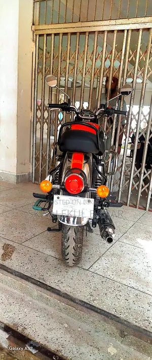 Royal Enfield Classic 350 2025 Red