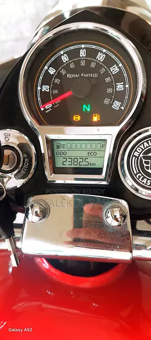 Royal Enfield Classic 350 2025 Red