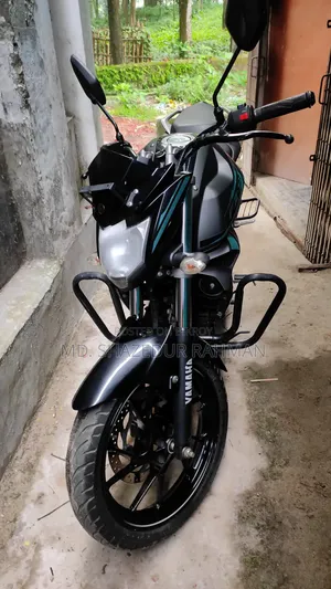 ইয়ামাহা এফজেড ২০২২ কালো