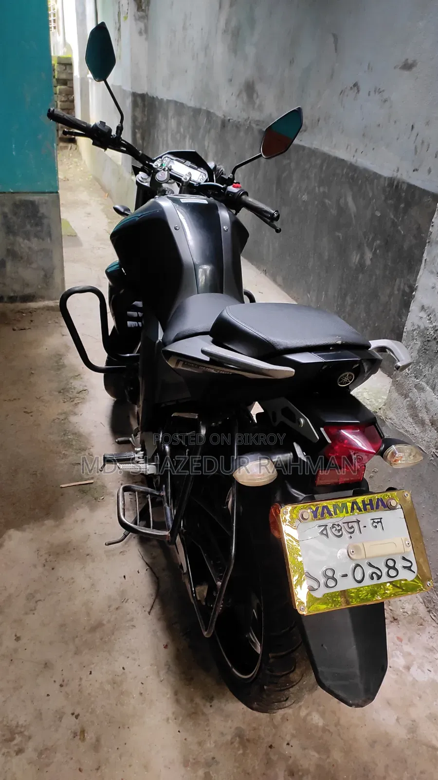 ইয়ামাহা এফজেড ২০২২ কালো