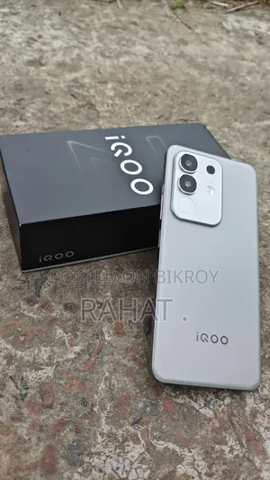 আইকিউওও জেড১০এক্স ১২৮ জিবি সিলভার