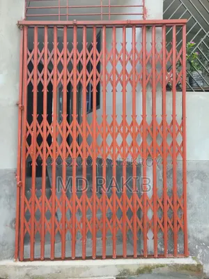 Collapsible gate height 8 feet 2 inches x width 5 feet 10 inches