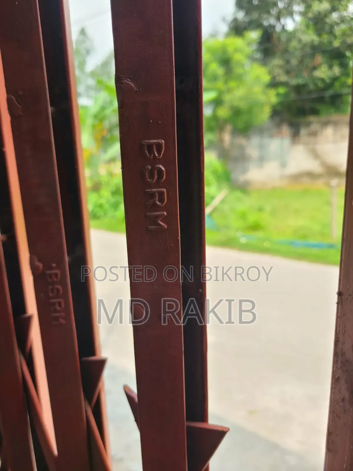 Collapsible gate height 8 feet 2 inches x width 5 feet 10 inches