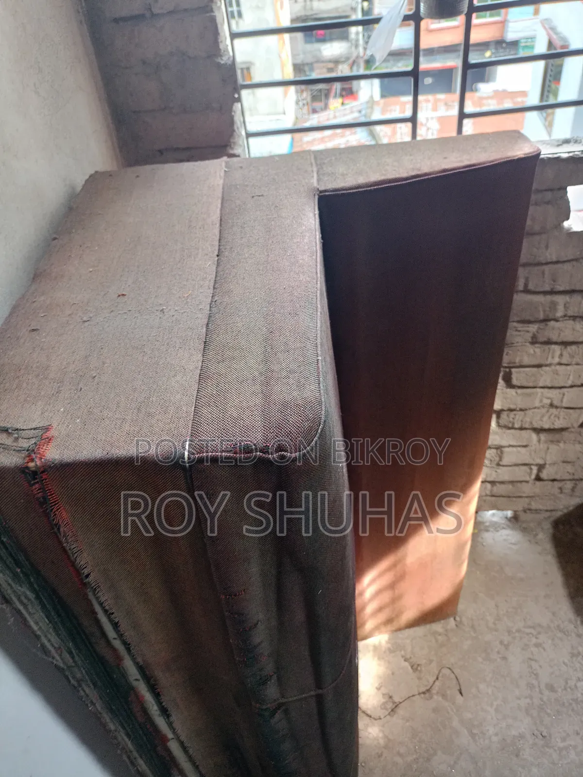 ব্যবহৃত সোফা সেট