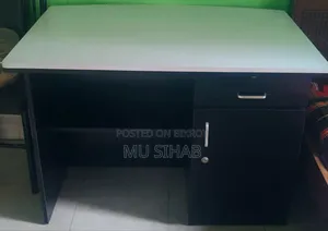 Lightly used like-new Malaysian board beautiful table for sale