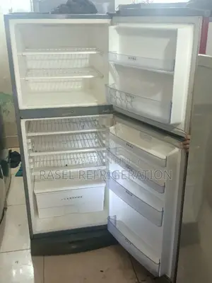337 Liter running Walton fridge for sale.