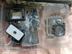 স্পোর্টস ক্যামেরা উইথ এক্সেসরিজ