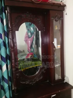 ড্রেসিং টেবিল