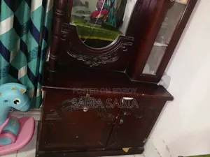 ড্রেসিং টেবিল