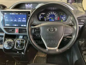 Toyota Voxy 2021 Pearl
