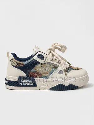 Casual Shoe Pair for Youth