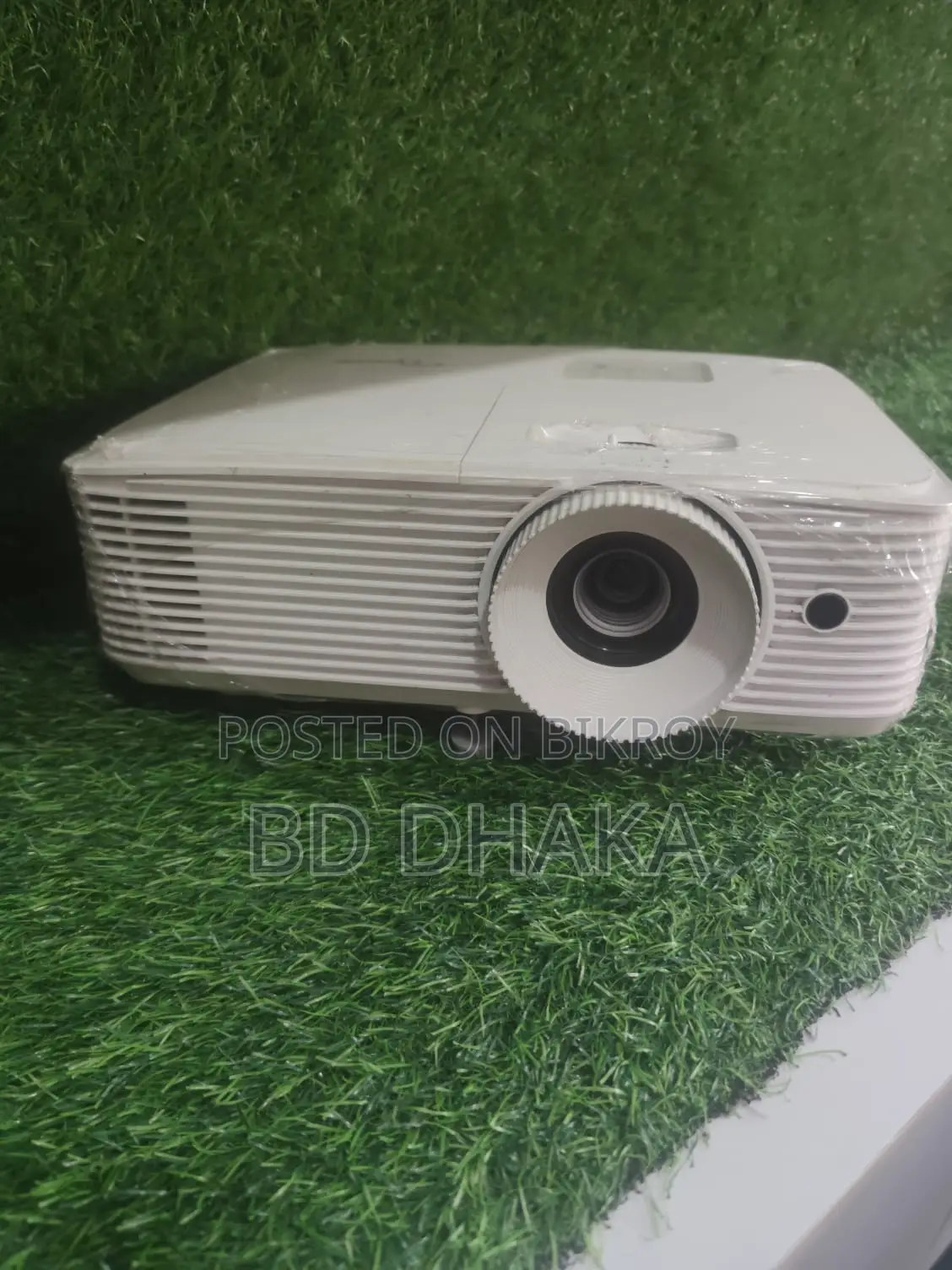 Projector for sale, full fresh condition