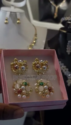 পার্ল গোল্ড ইয়ারিংস