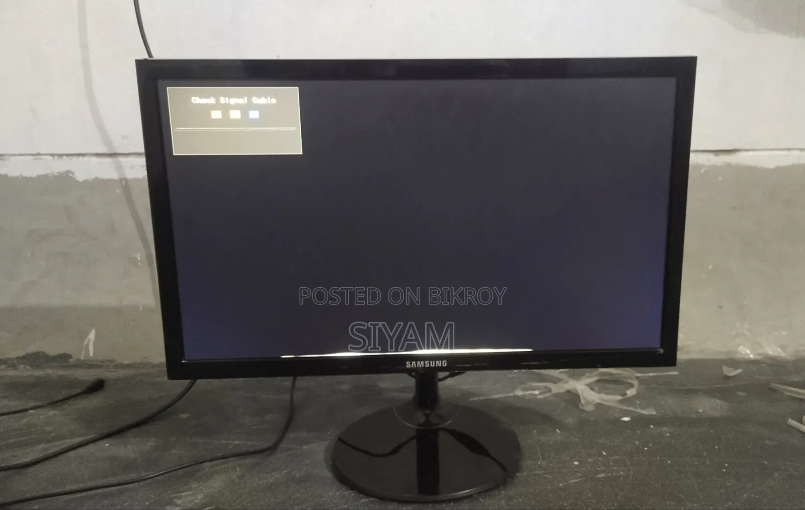 মনিটর বিক্রি করা হবে। Samsung 19 Inch Monitor for Sell.
